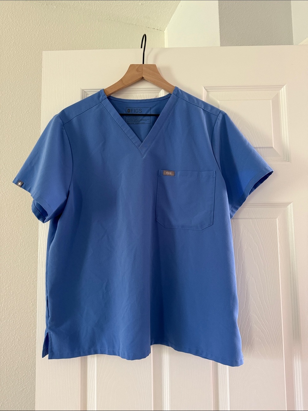 Figs Women’s Short-Sleeve V-Neck Scrub Top in Ceil Blue